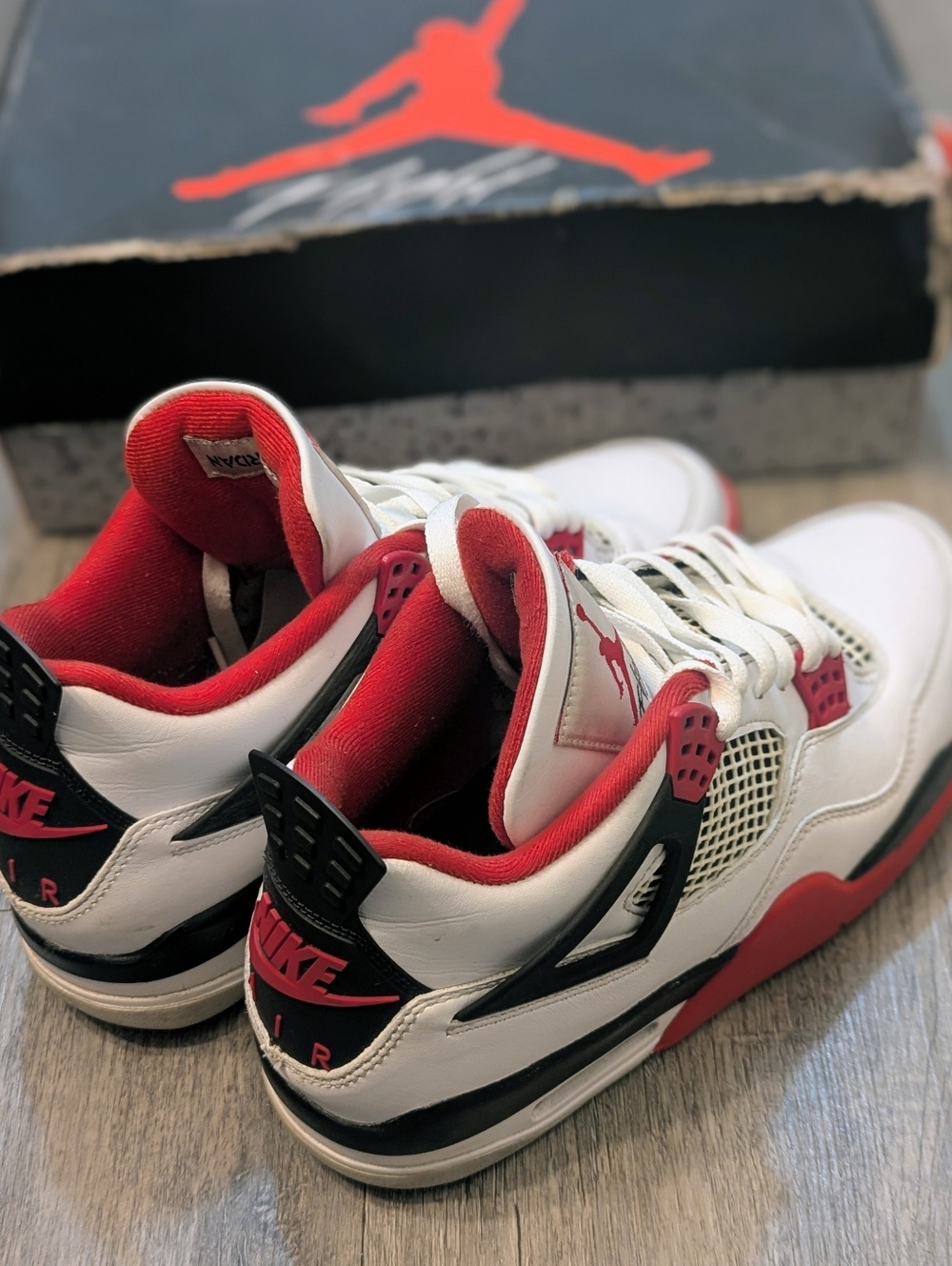 Air Jordan Retro 4 Fire Red